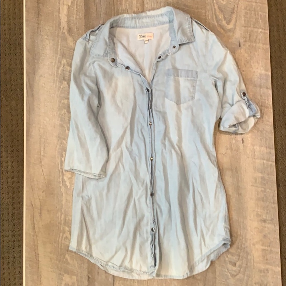 Jean button up. Large.
